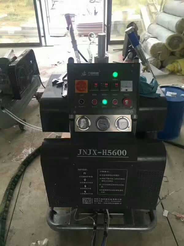 輕鋼別墅房屋保溫聚氨酯好不好 小型聚氨酯發(fā)泡機(圖2) H5600輕鋼別墅房屋保溫聚氨酯發(fā)泡噴涂機