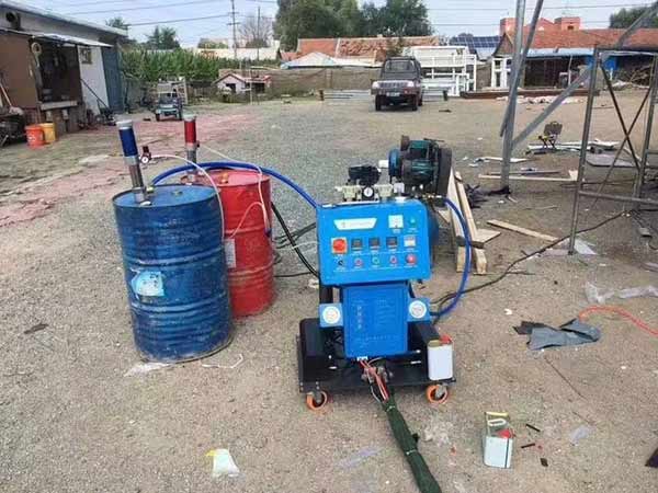 陜西聚氨酯噴涂機(jī)(圖1) 移動式房屋Q2600陜西聚氨酯噴涂機(jī)保溫施工