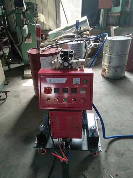 聚氨酯發泡熱水器(圖2) JNJX-III(H)型太陽能聚氨酯發泡機