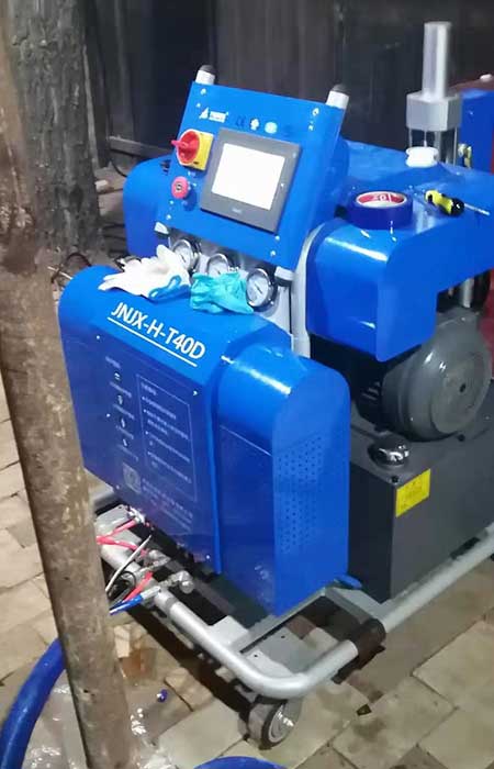 輕鋼別墅古典復興結構的外墻如何保溫?(圖1) T40D聚氨酯發泡機